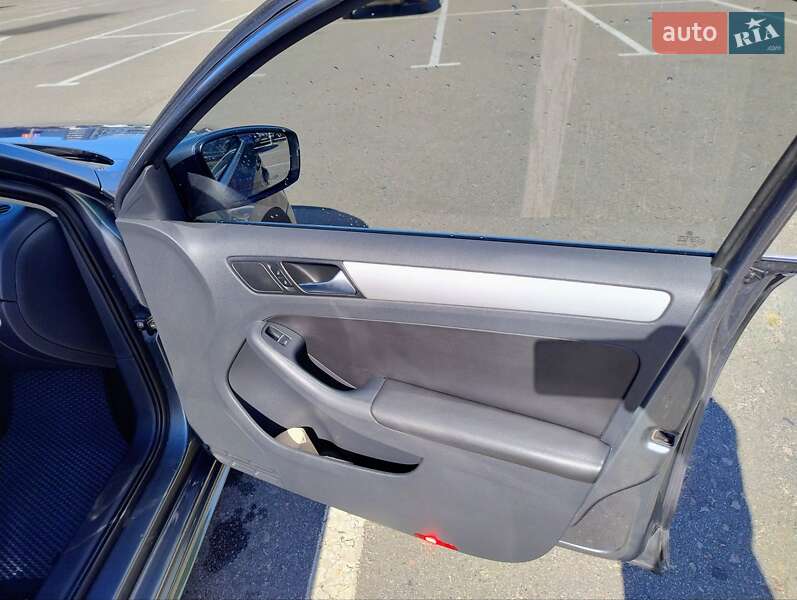 Седан Volkswagen Jetta 2012 в Киеве фото 19 Седан Volkswagen Jetta 2012 в Киеве