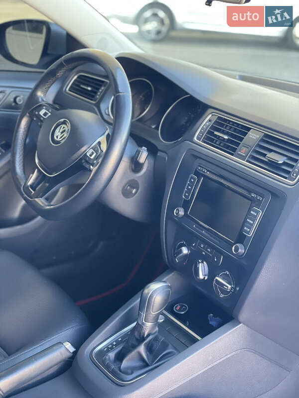 Седан Volkswagen Jetta 2014 в Запорожье