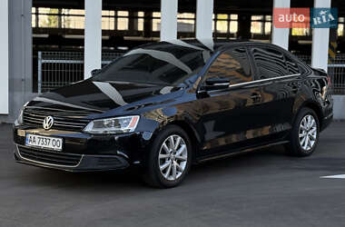 Седан Volkswagen Jetta 2012 в 