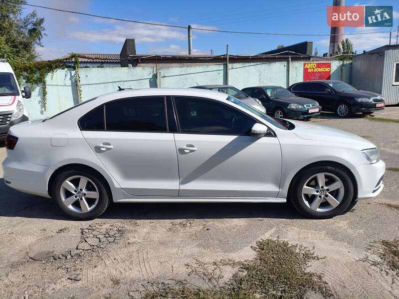 Седан Volkswagen Jetta 2016 в Запоріжжі