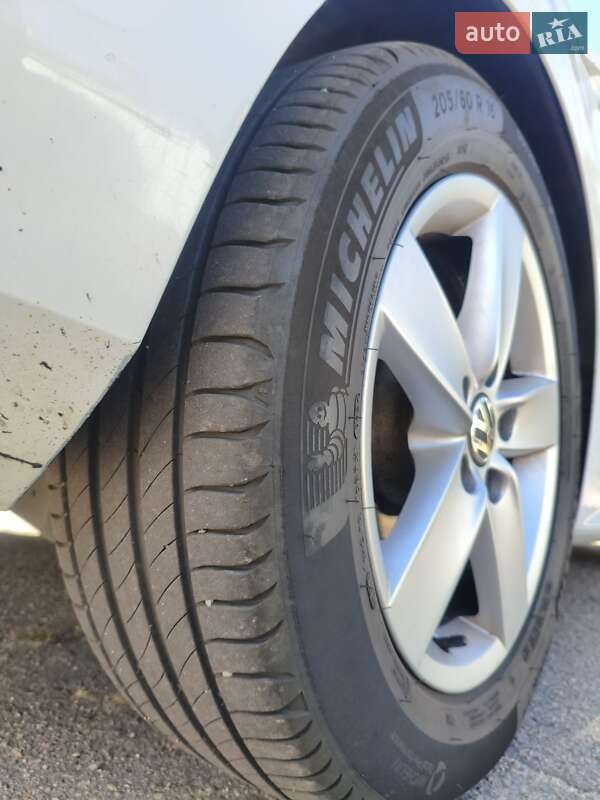 Седан Volkswagen Jetta 2016 в Запоріжжі