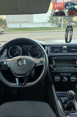 Седан Volkswagen Jetta 2014 в 