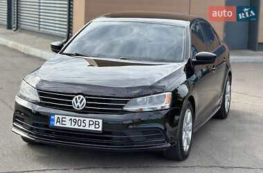 Седан Volkswagen Jetta 2015 в 