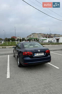 Седан Volkswagen Jetta 2011 в 