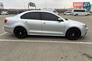 Седан Volkswagen Jetta 2014 в 