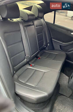 Седан Volkswagen Jetta 2014 в 