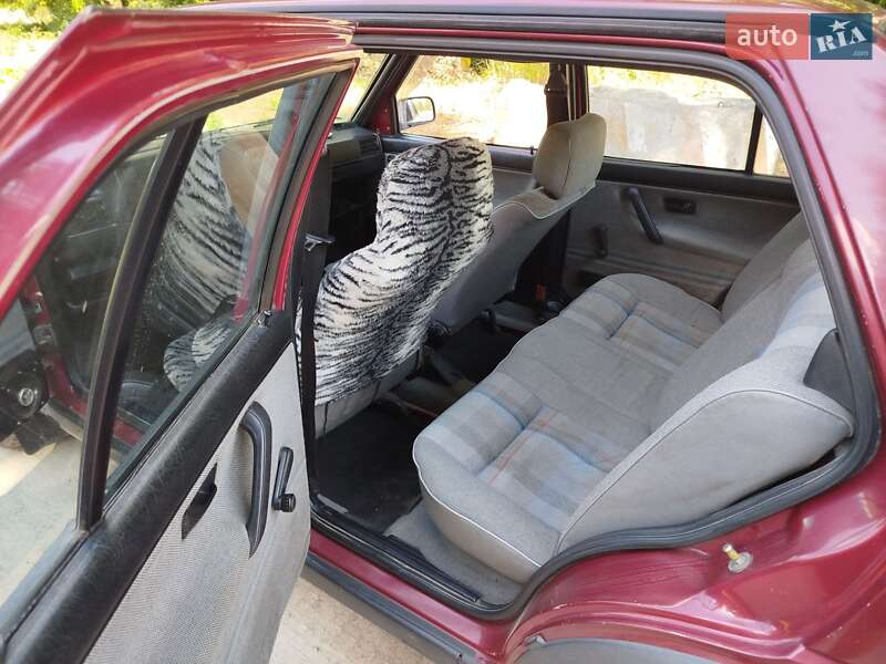 Седан Volkswagen Jetta 1991 в Каневі