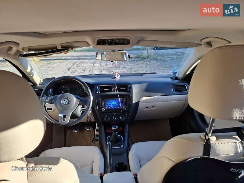 Седан Volkswagen Jetta 2010 в Києві