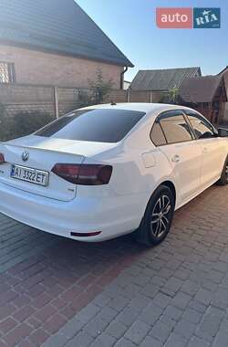Седан Volkswagen Jetta 2016 в 