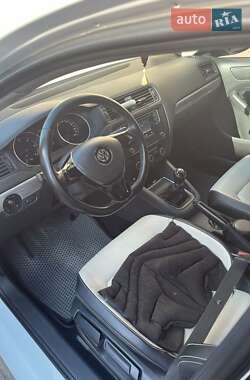 Седан Volkswagen Jetta 2016 в 