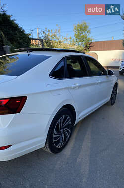 Седан Volkswagen Jetta 2018 в 