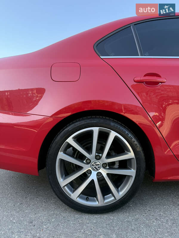 Седан Volkswagen Jetta 2013 в Харькове