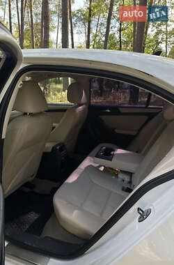 Седан Volkswagen Jetta 2011 в 