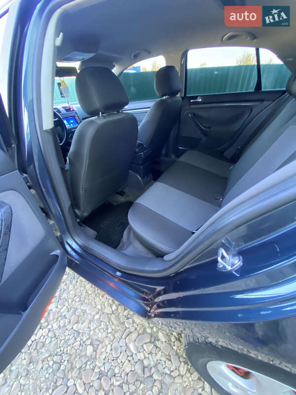 Седан Volkswagen Jetta 2005 в Долині фото 14 Седан Volkswagen Jetta 2005 в Долині
