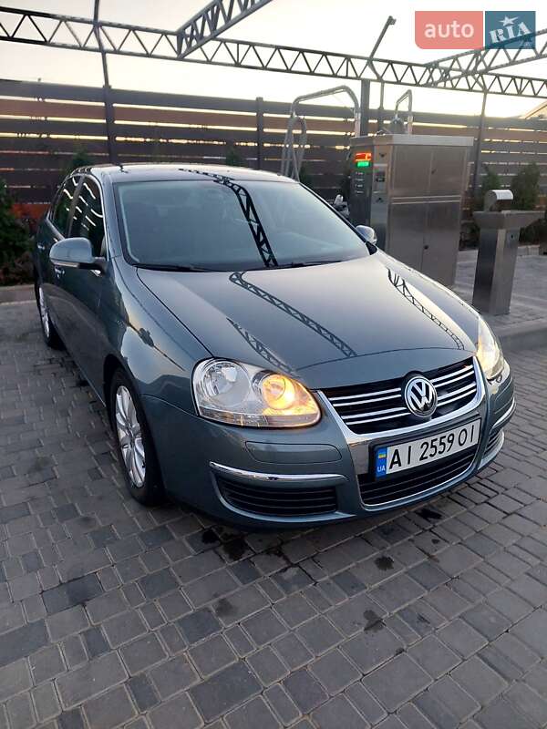 Седан Volkswagen Jetta 2009 в Новоукраинке