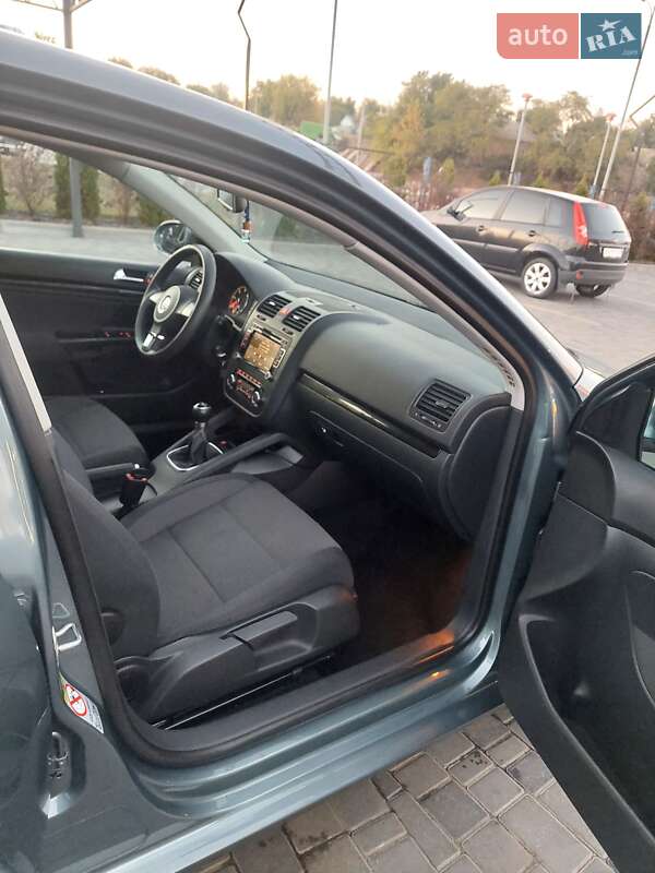 Седан Volkswagen Jetta 2009 в Новоукраинке