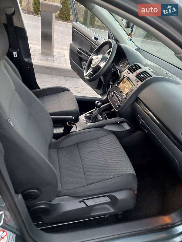 Седан Volkswagen Jetta 2009 в Новоукраинке