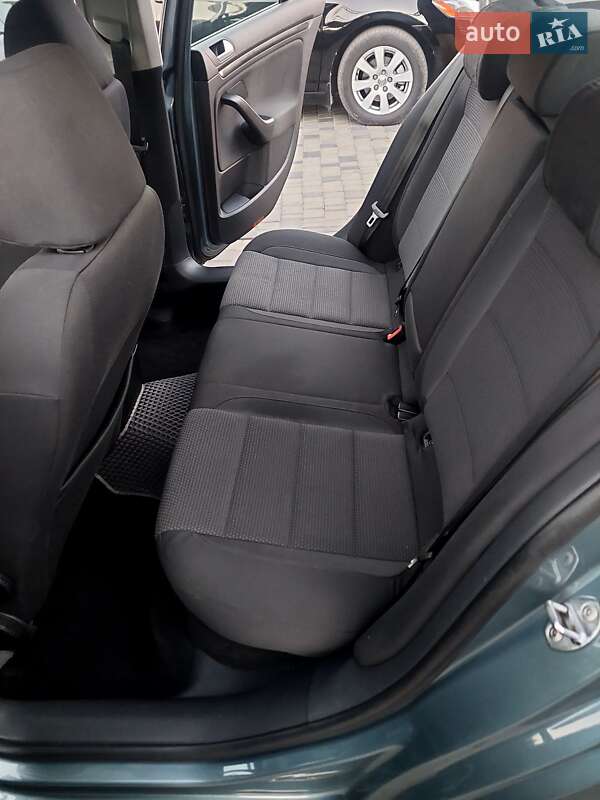 Седан Volkswagen Jetta 2009 в Новоукраинке