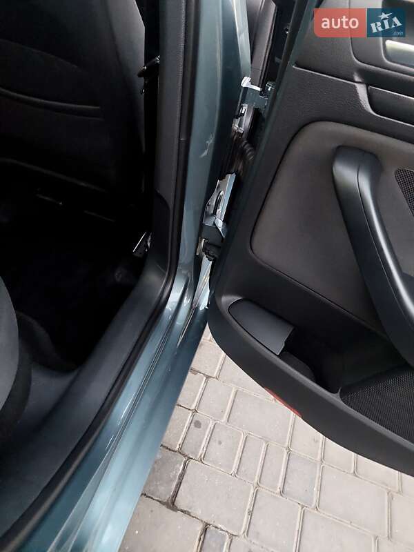 Седан Volkswagen Jetta 2009 в Новоукраинке