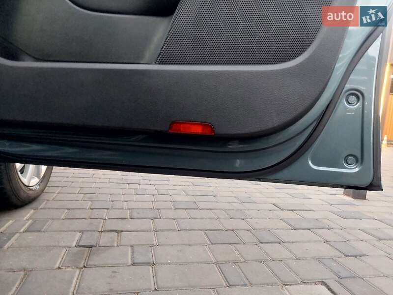 Седан Volkswagen Jetta 2009 в Новоукраинке