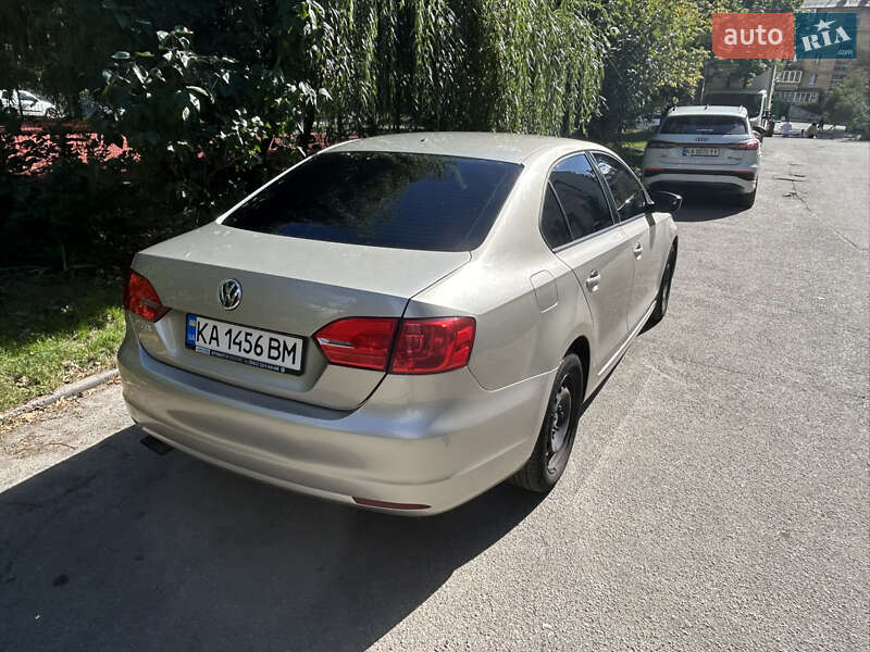 Седан Volkswagen Jetta 2012 в Киеве