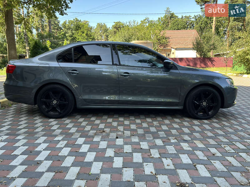 Седан Volkswagen Jetta 2014 в Киеве
