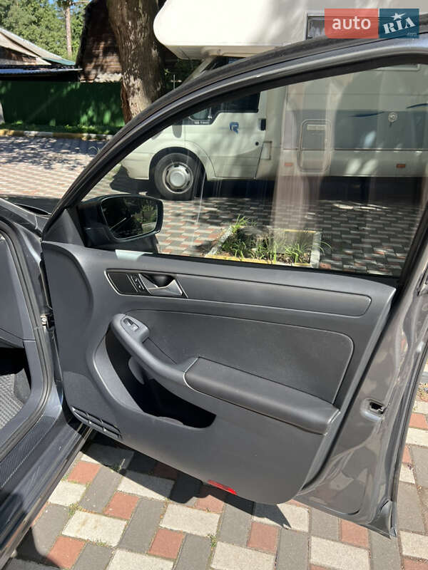 Седан Volkswagen Jetta 2014 в Киеве