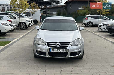 Седан Volkswagen Jetta 2010 в Ужгороде