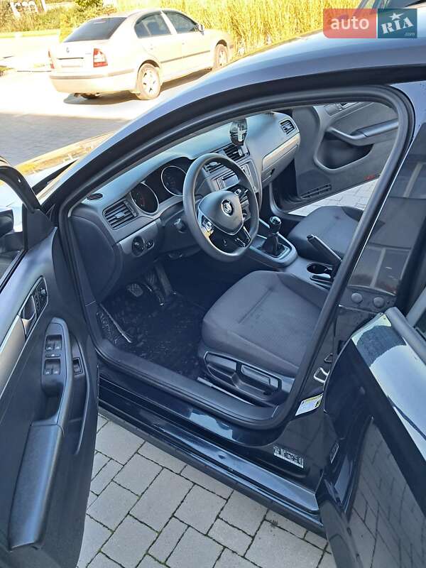 Седан Volkswagen Jetta 2015 в Мурованом фото 5 Седан Volkswagen Jetta 2015 в Мурованом