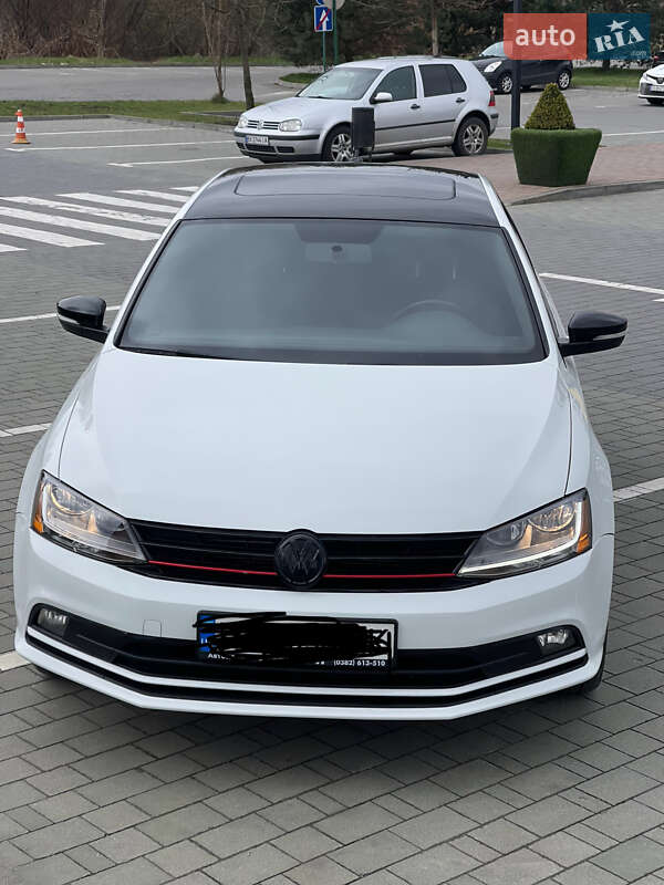 Седан Volkswagen Jetta 2017 в Хмельницькому