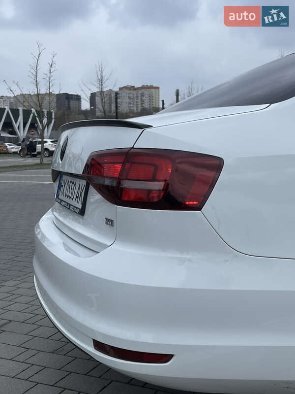 Седан Volkswagen Jetta 2017 в Хмельницькому