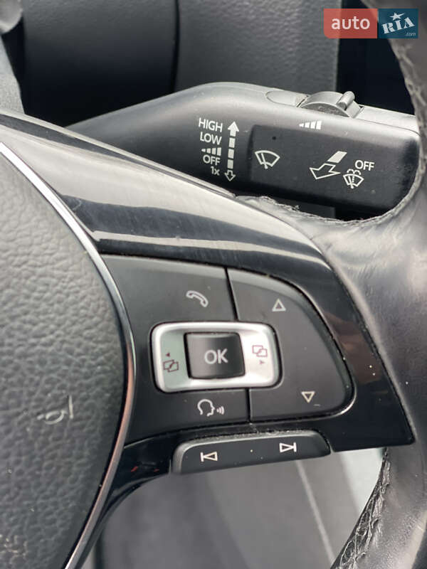 Седан Volkswagen Jetta 2017 в Хмельницькому