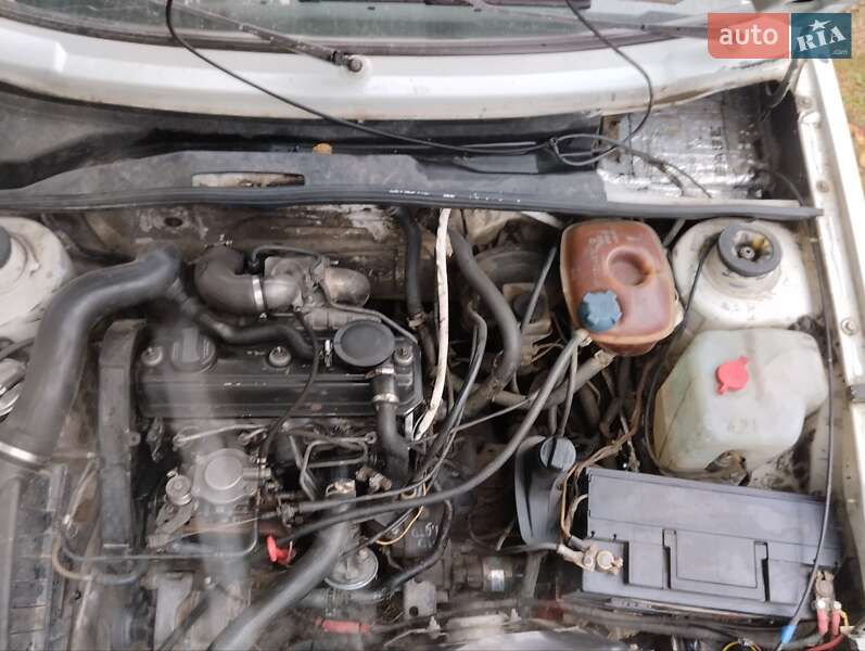 Седан Volkswagen Jetta 1985 в Зарожанах