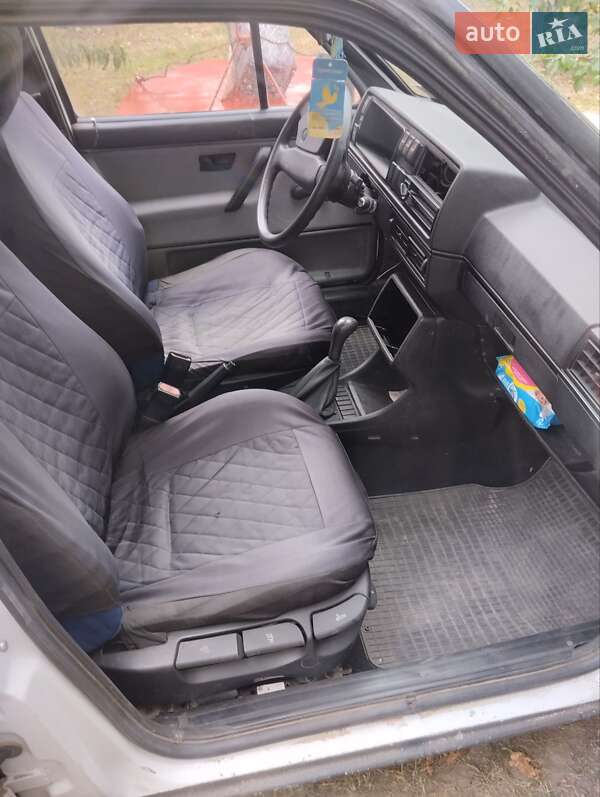 Седан Volkswagen Jetta 1985 в Зарожанах