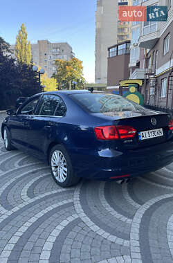 Седан Volkswagen Jetta 2014 в 