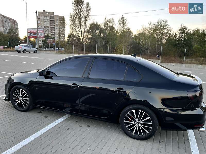 Седан Volkswagen Jetta 2016 в Сумах