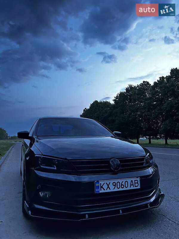 Седан Volkswagen Jetta 2016 в Сумах