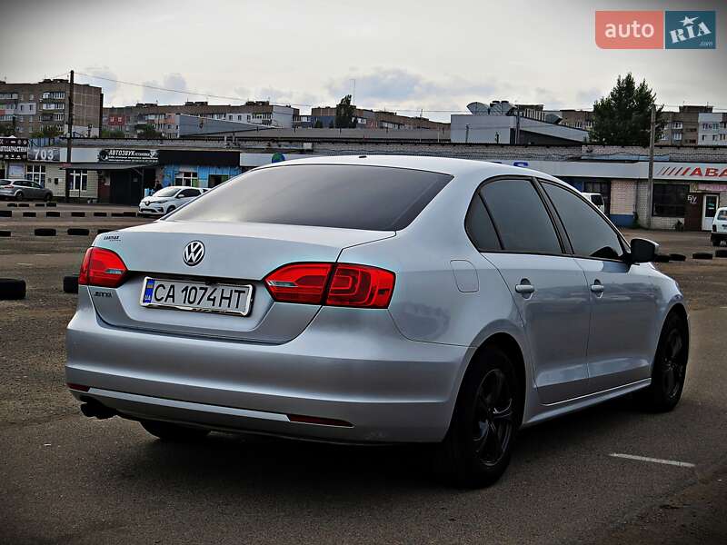 Седан Volkswagen Jetta 2014 в Черкасах