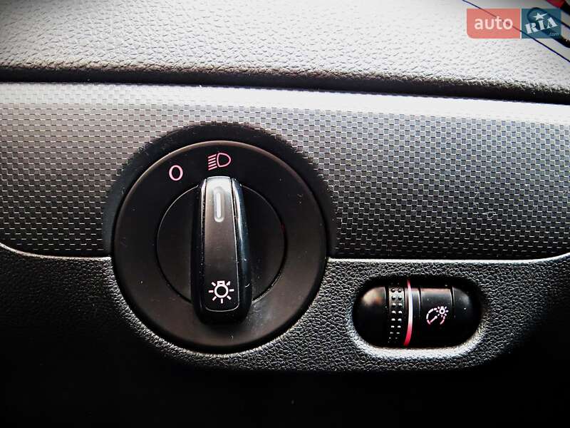 Седан Volkswagen Jetta 2014 в Черкасах