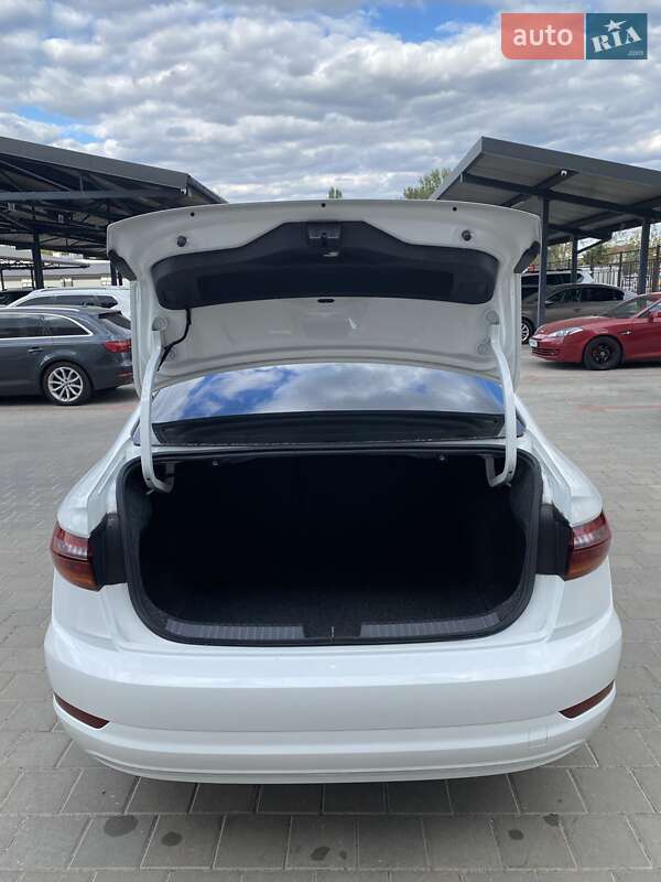 Седан Volkswagen Jetta 2019 в Житомире