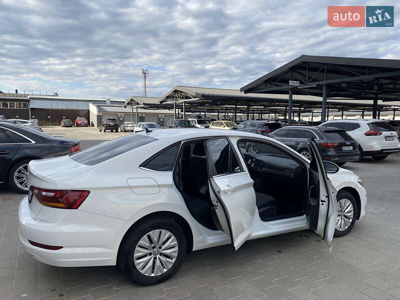 Седан Volkswagen Jetta 2019 в Житомире