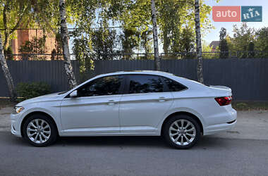 Седан Volkswagen Jetta 2019 в Киеве