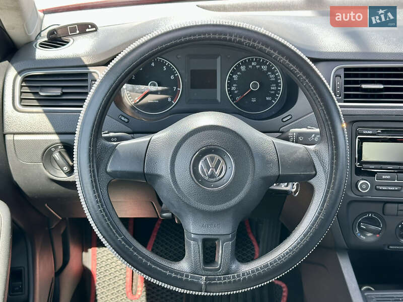 Седан Volkswagen Jetta 2014 в Киеве фото 52 Седан Volkswagen Jetta 2014 в Киеве