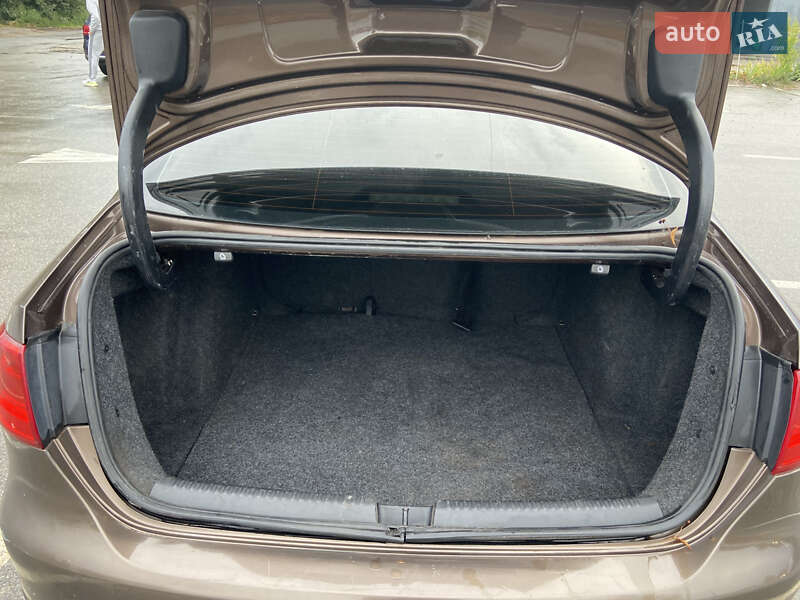 Седан Volkswagen Jetta 2014 в Киеве