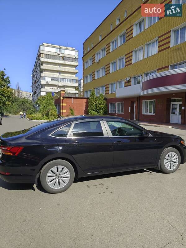 Седан Volkswagen Jetta 2018 в Киеве