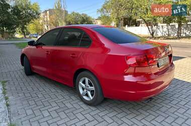 Седан Volkswagen Jetta 2012 в 