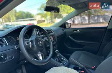 Седан Volkswagen Jetta 2012 в 