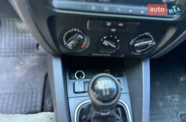 Седан Volkswagen Jetta 2012 в 