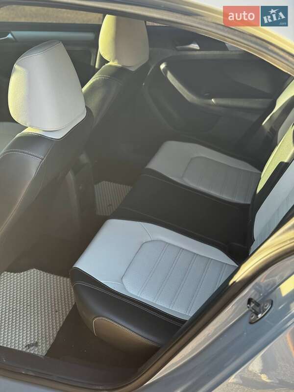 Седан Volkswagen Jetta 2013 в Никополе