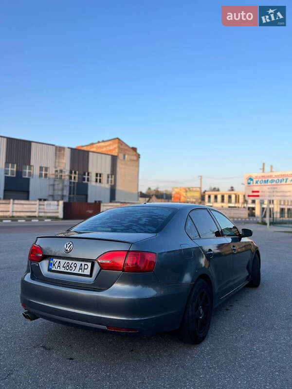 Седан Volkswagen Jetta 2014 в Стрые